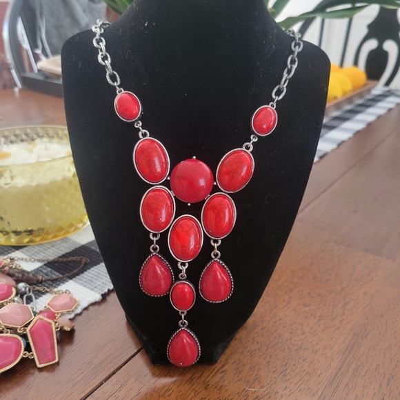 Sold Lot 7 Vintage to Costume Spring Necklace Bundle - Picture 8 of 10